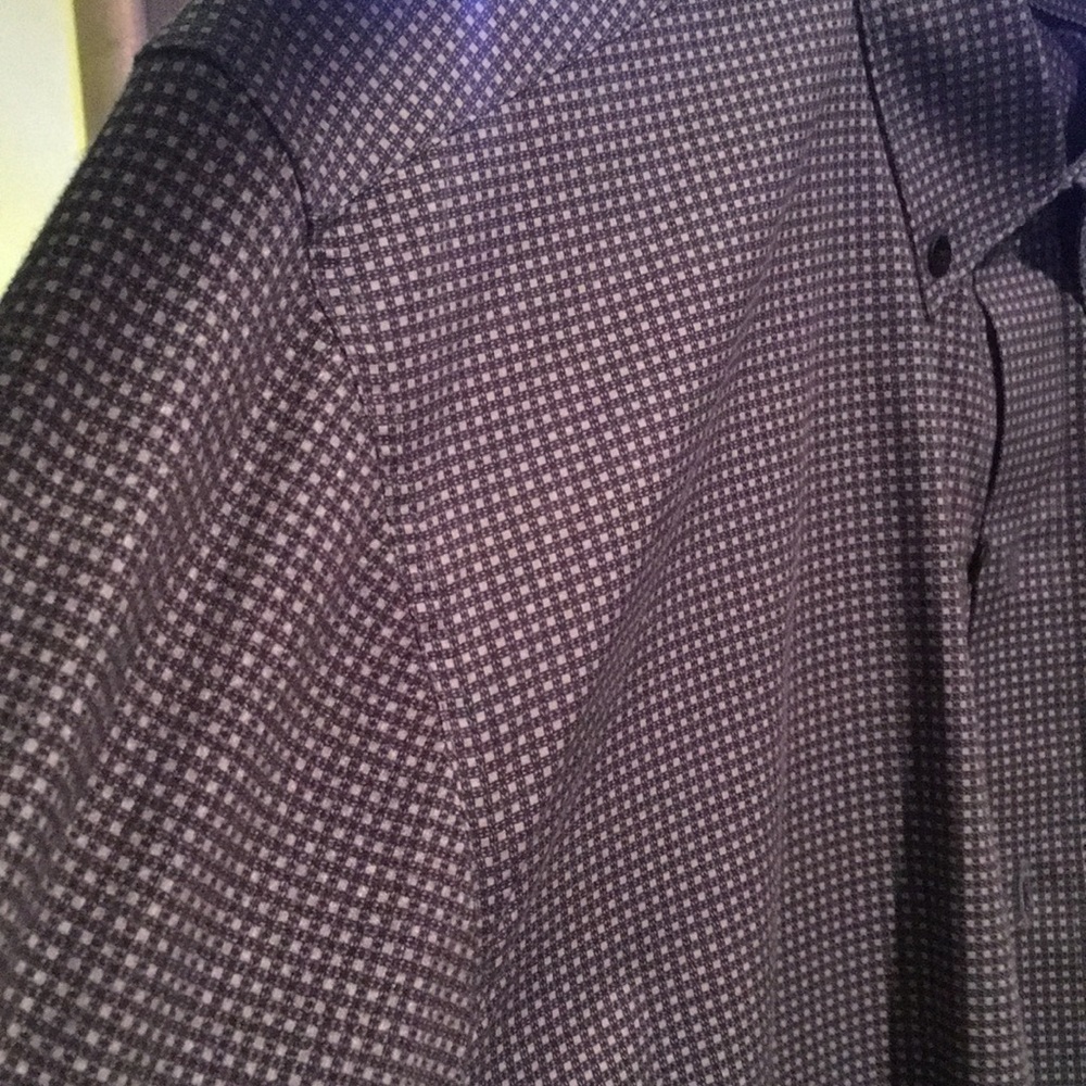 Men’s Designer Button up - Picture 3 of 3